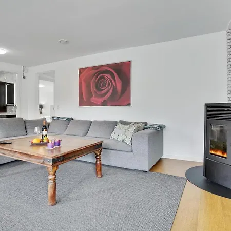 3 Bedroom Stunning In בית נופש