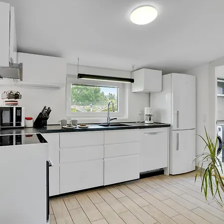 בית נופש 3 Bedroom Stunning In