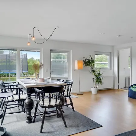 בית נופש 3 Bedroom Stunning In *